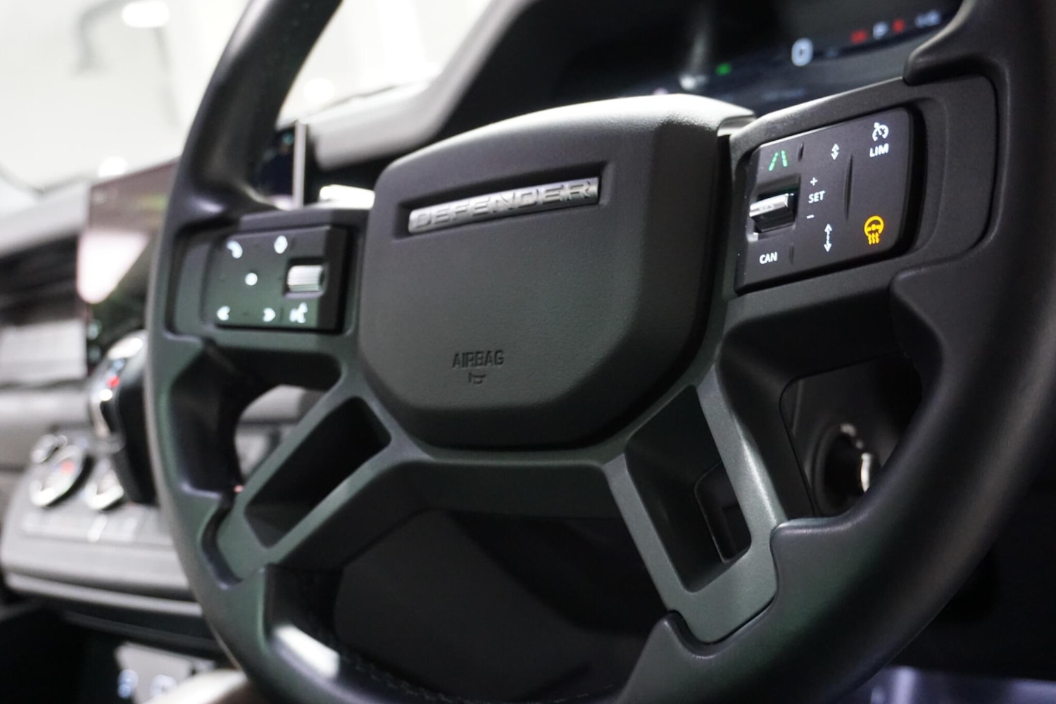 Used Land Rover Defender 2023 for sale - 76472977: Photo 63