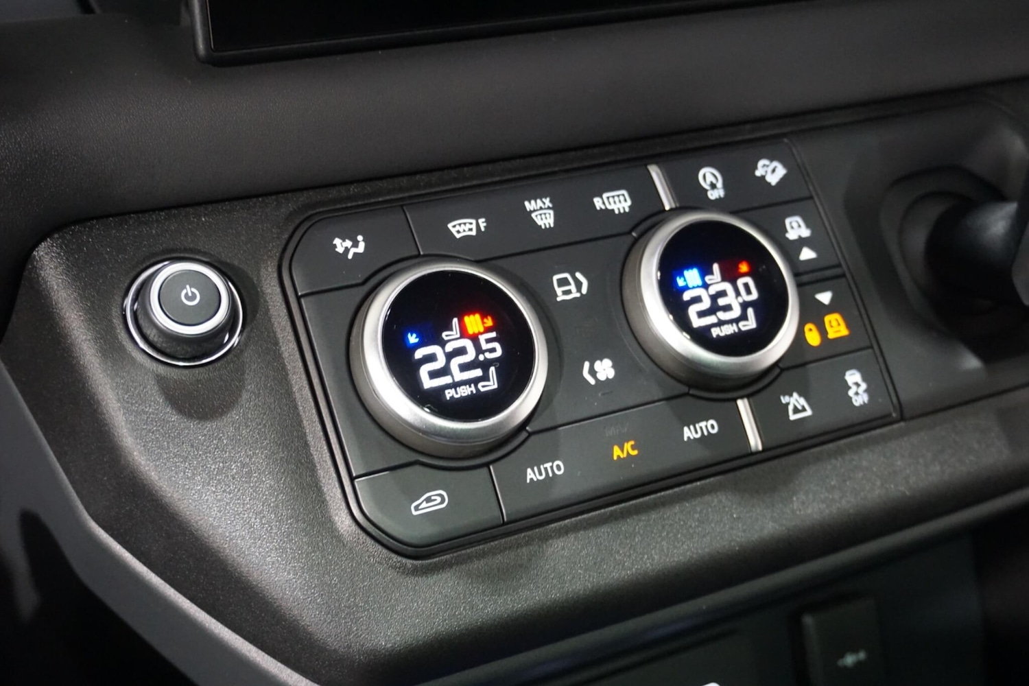 Used Land Rover Defender 2023 for sale - 76472977: Photo 68