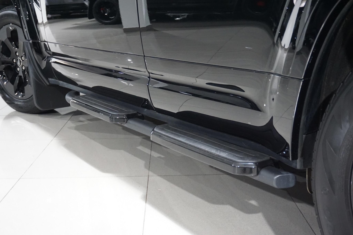 Used Land Rover Defender 2023 for sale - 76472977: Photo 77