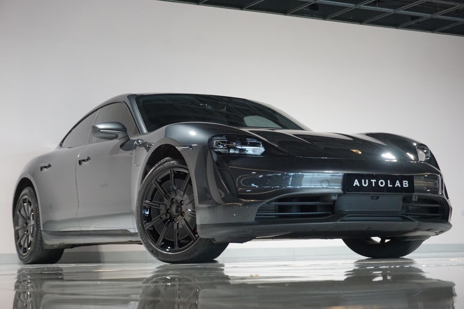 Used Porsche Taycan for sale - 77496794: Photo 24