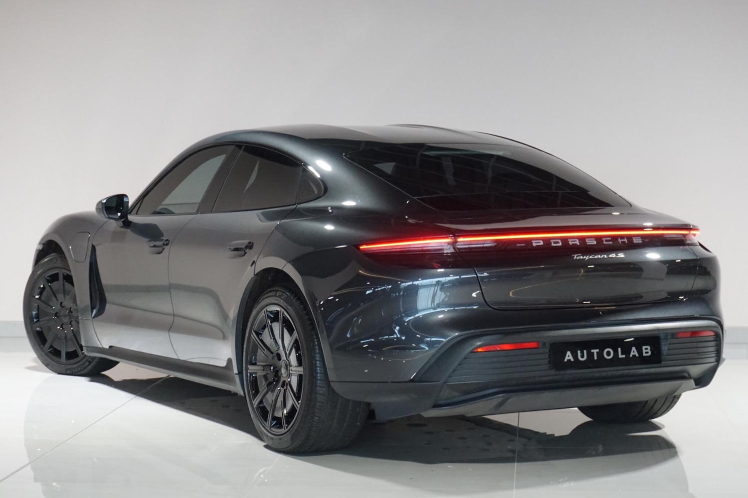 Used Porsche Taycan for sale - 77496794: Photo 6