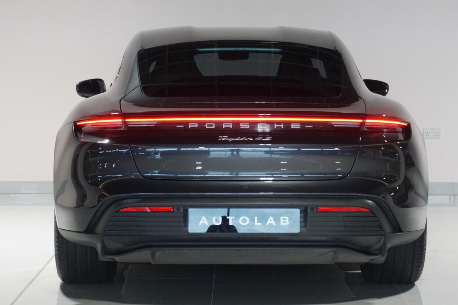 Used Porsche Taycan for sale - 77496794: Photo 8