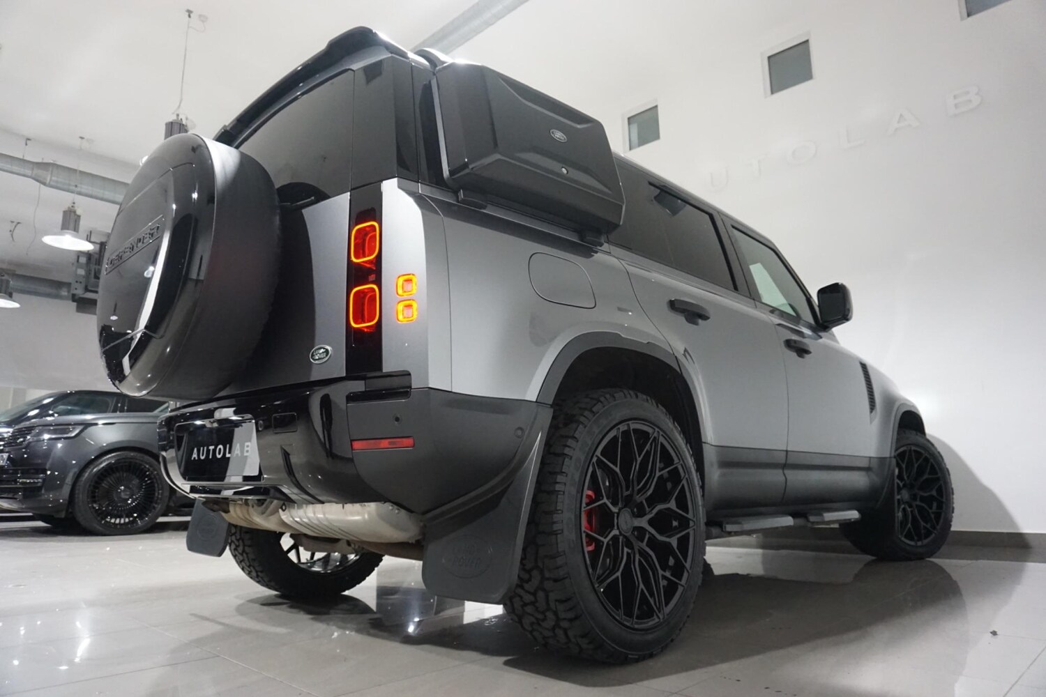 Used Land Rover Defender 110 for sale - 76476478: Photo 26