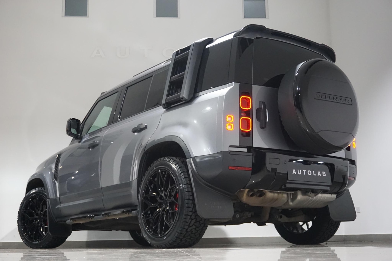 Used Land Rover Defender 110 for sale - 76476478: Photo 29