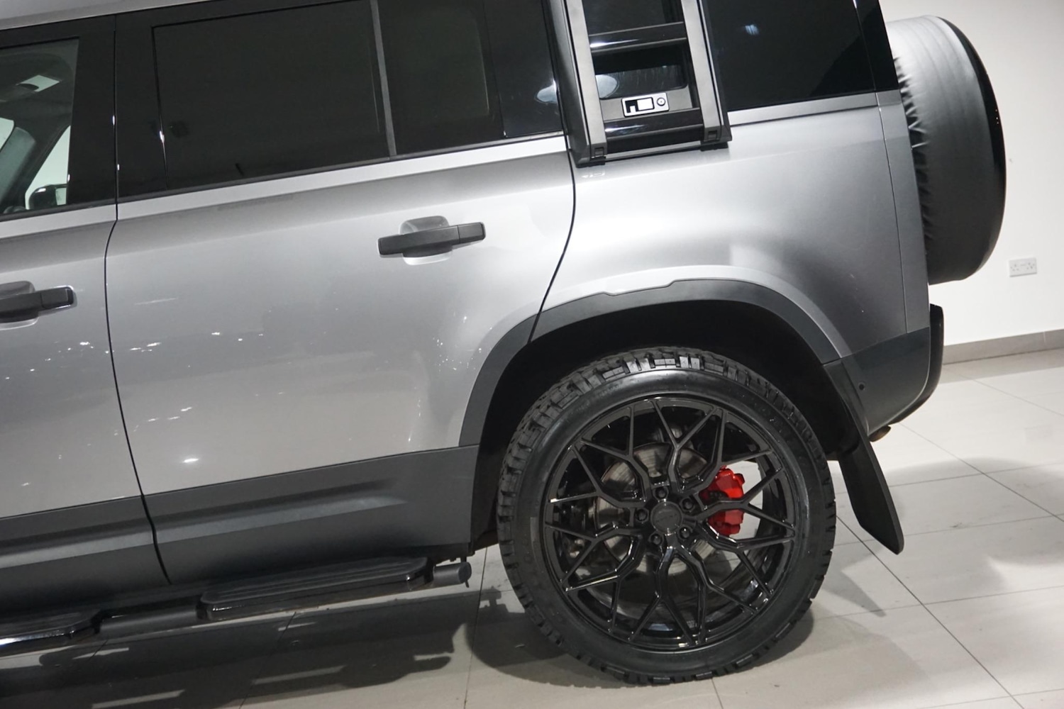 Used Land Rover Defender 110 for sale - 76476478: Photo 43