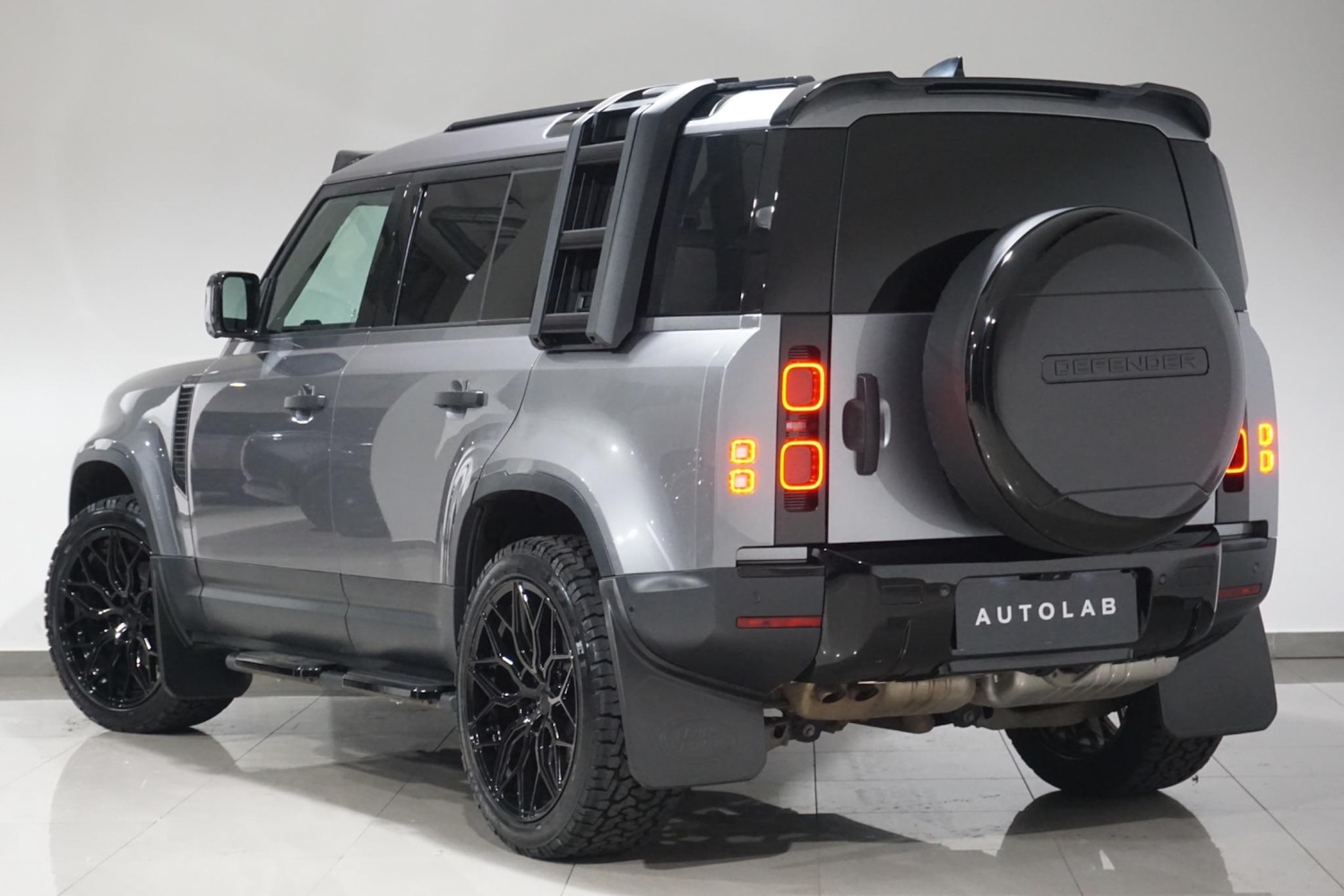 Used Land Rover Defender 110 for sale - 76476478: Photo 6