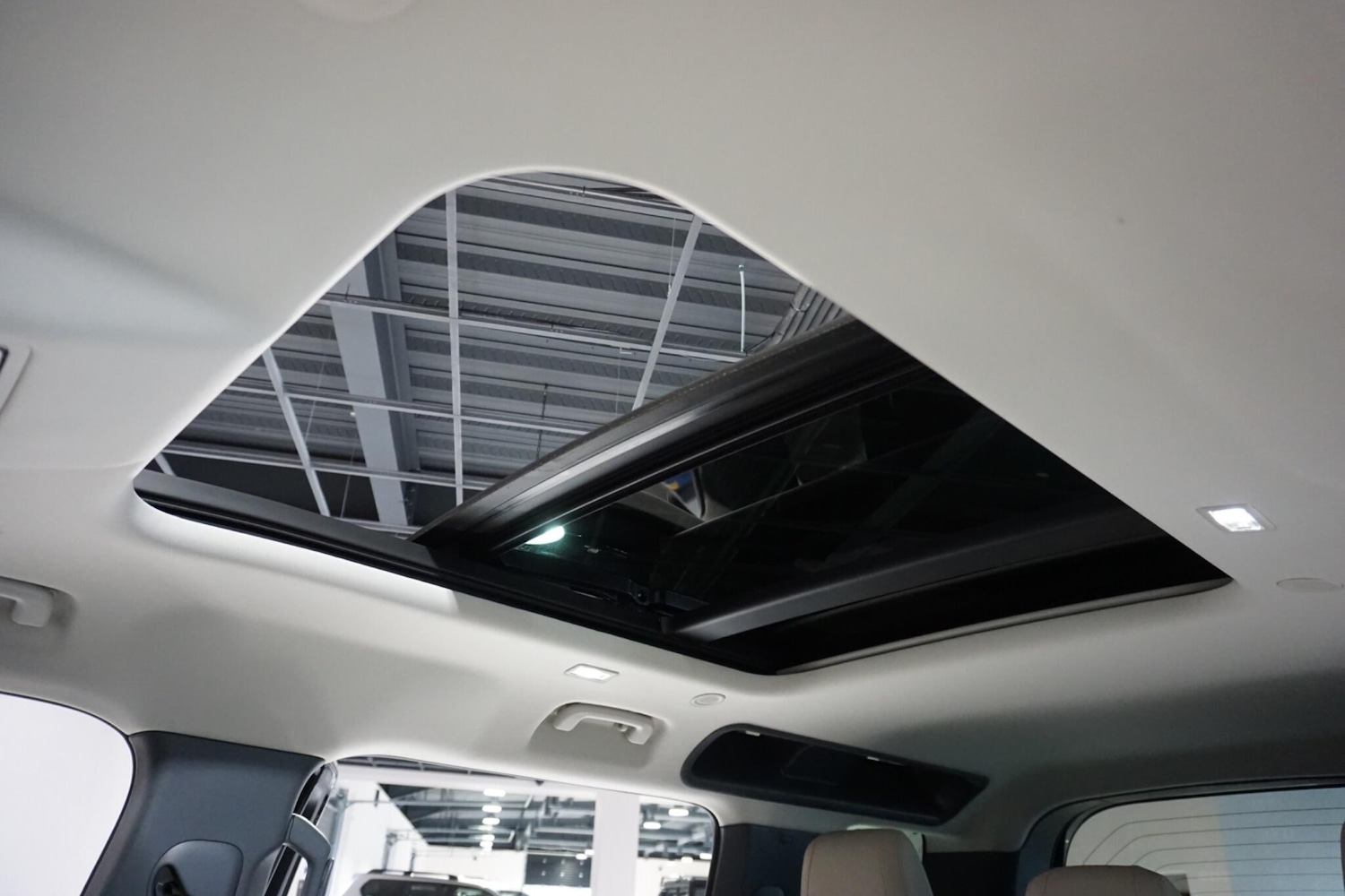 Used Land Rover Defender 2023 for sale - 77253773: Photo 12