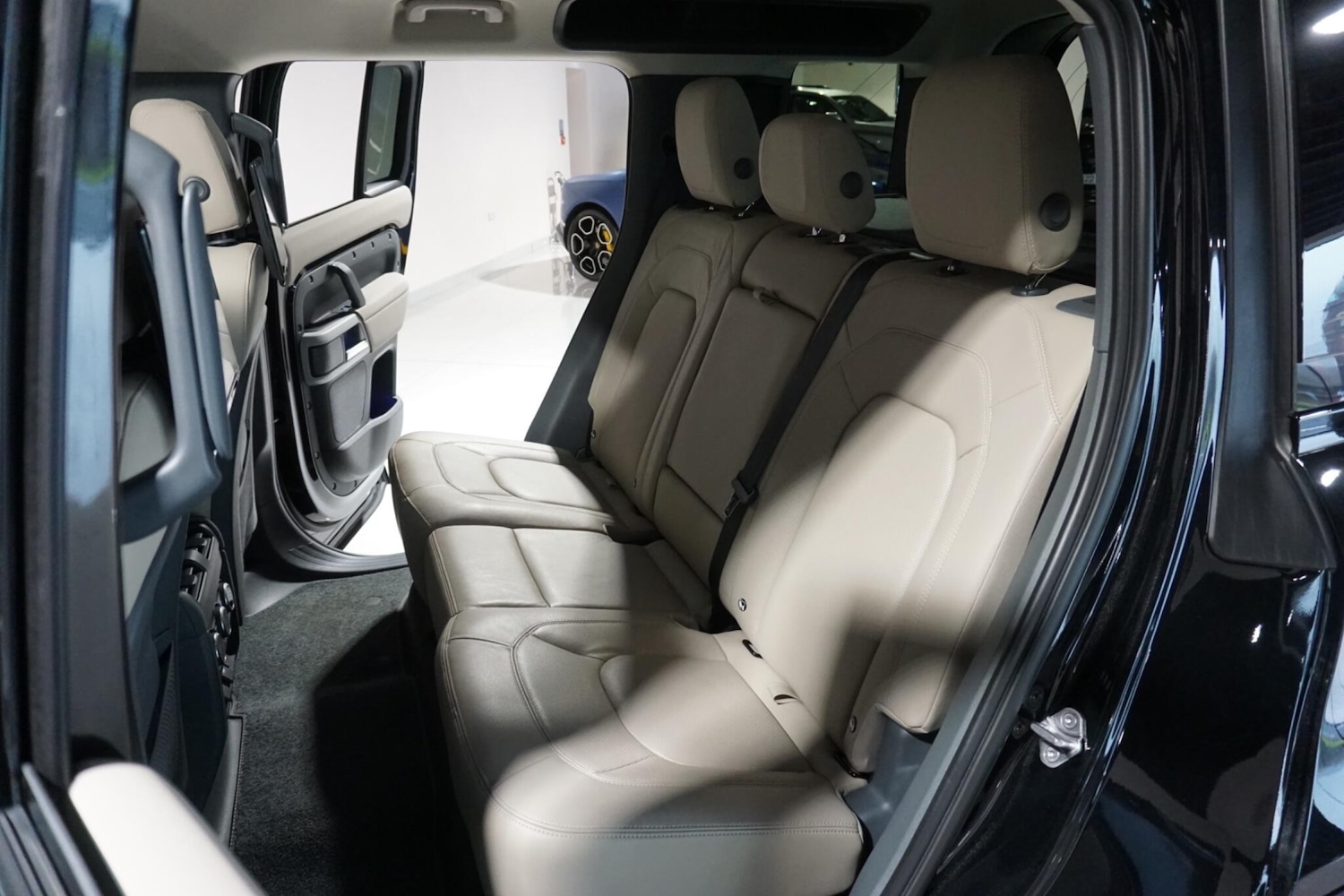 Used Land Rover Defender 2023 for sale - 77253773: Photo 15