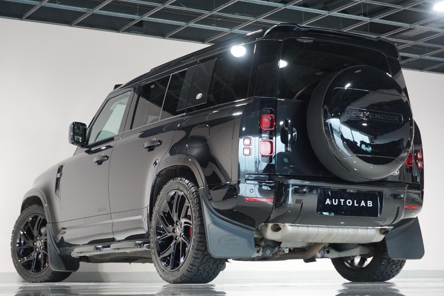 Used Land Rover Defender 2023 for sale - 77253773: Photo 32