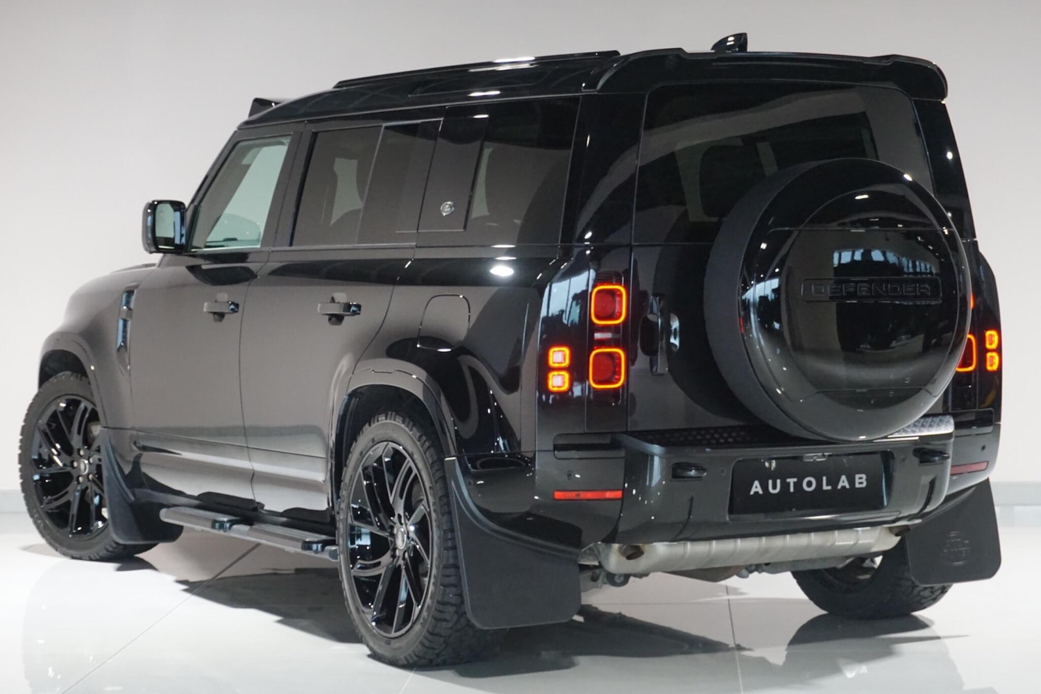 Used Land Rover Defender 2023 for sale - 77253773: Photo 6