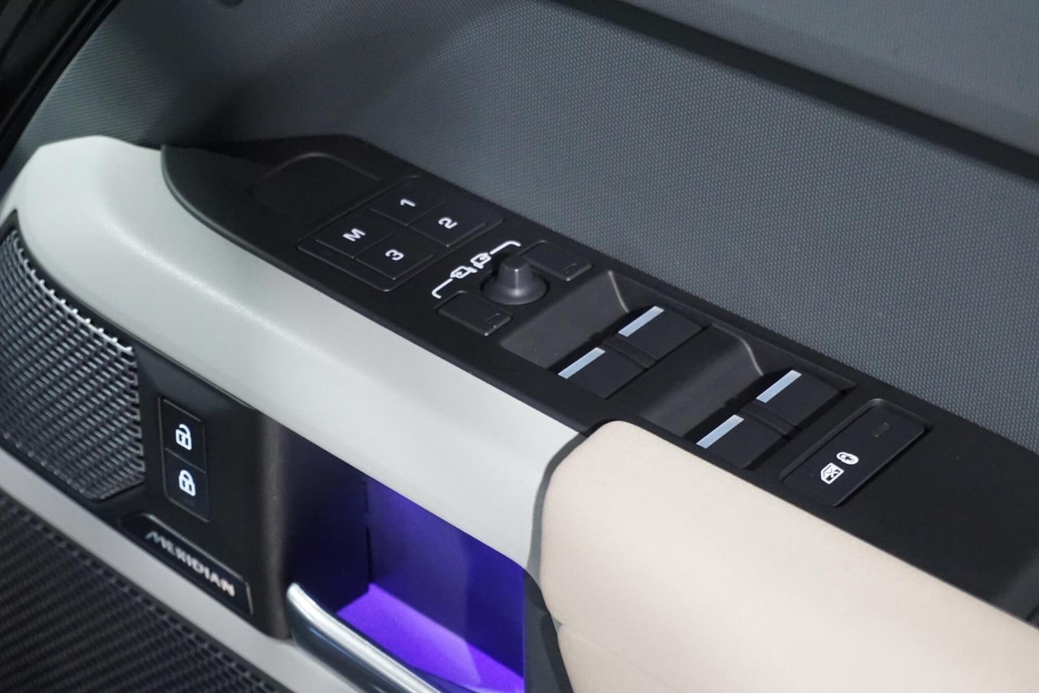 Used Land Rover Defender 2023 for sale - 77253773: Photo 67