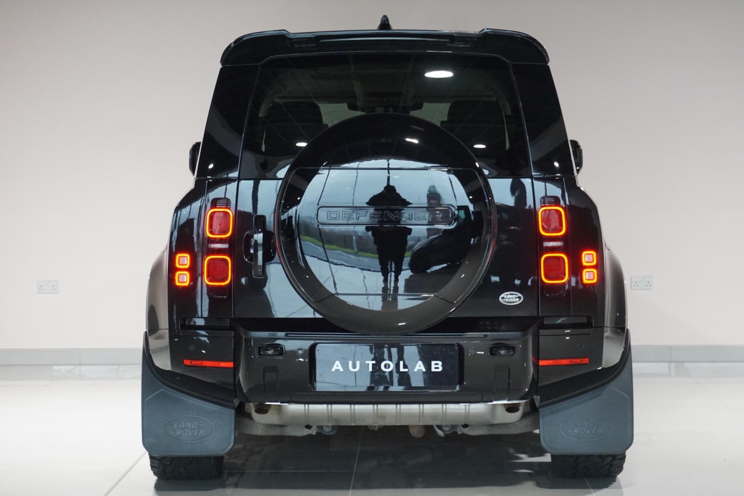 Used Land Rover Defender 2023 for sale - 77253773: Photo 8