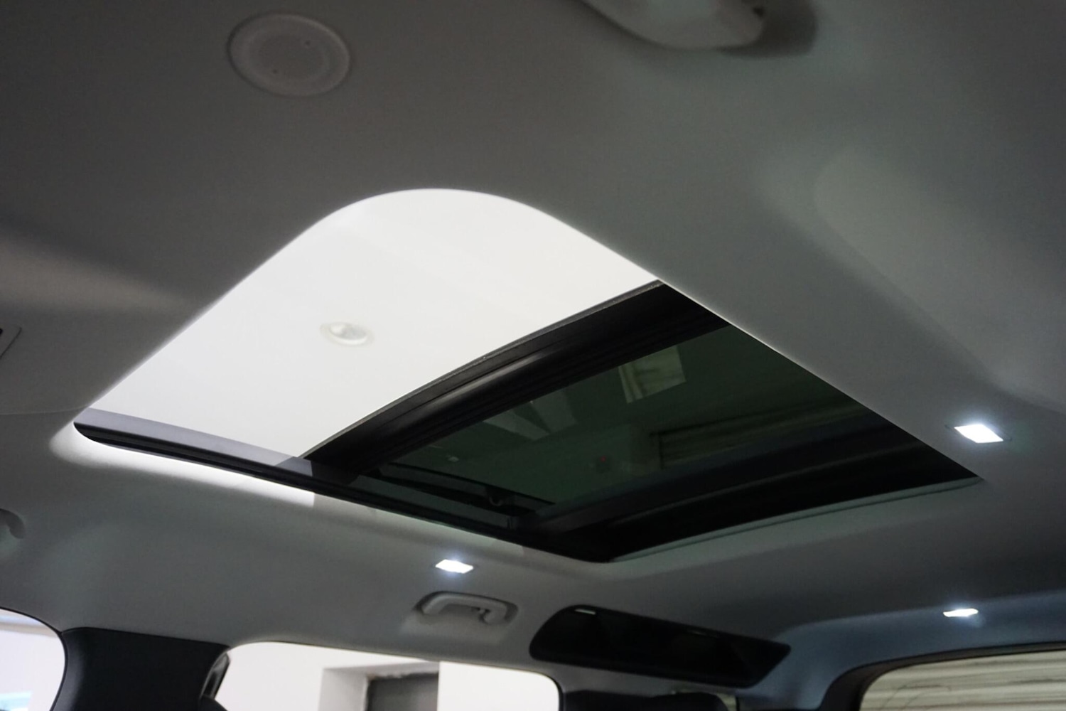 Used Land Rover Defender 110 for sale - 76701535: Photo 12