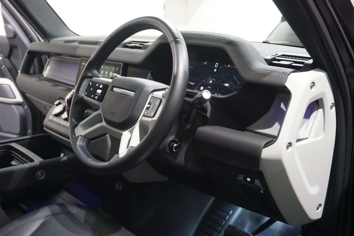 Used Land Rover Defender 110 for sale - 76701535: Photo 14