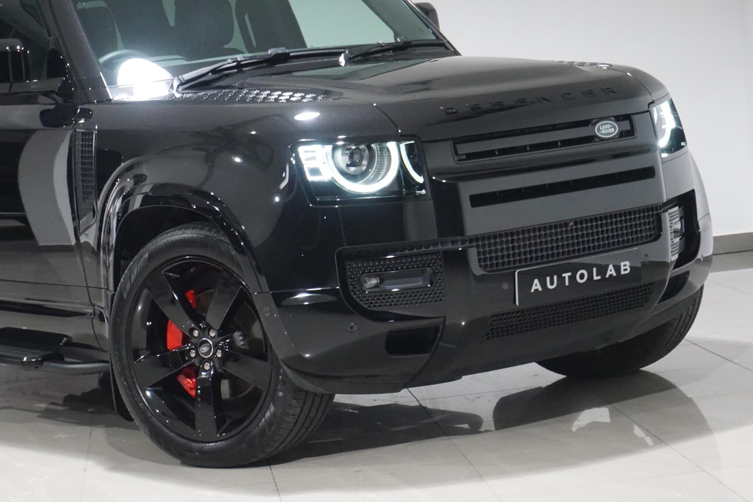 Used Land Rover Defender 110 for sale - 76701535: Photo 43