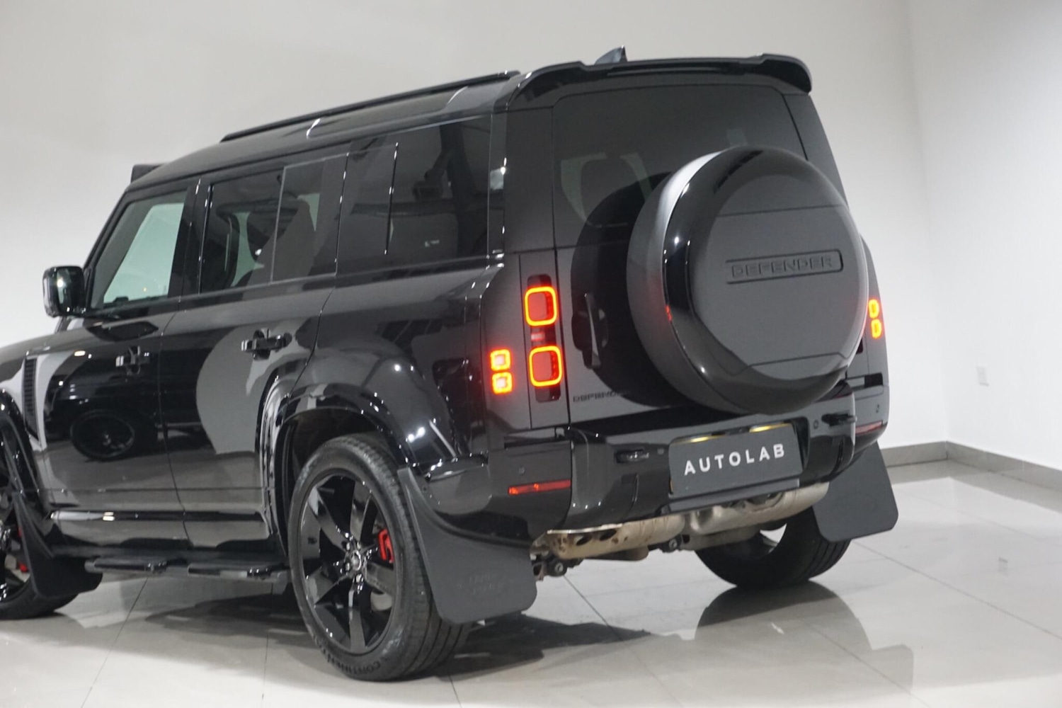 Used Land Rover Defender 110 for sale - 76701535: Photo 44