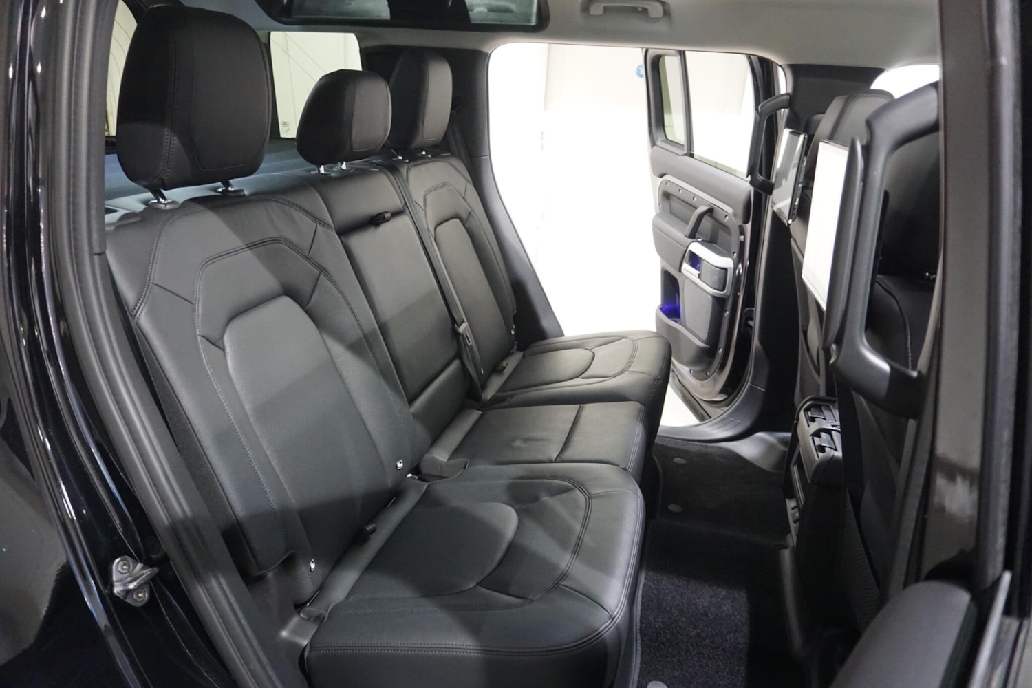 Used Land Rover Defender 110 for sale - 76701535: Photo 58