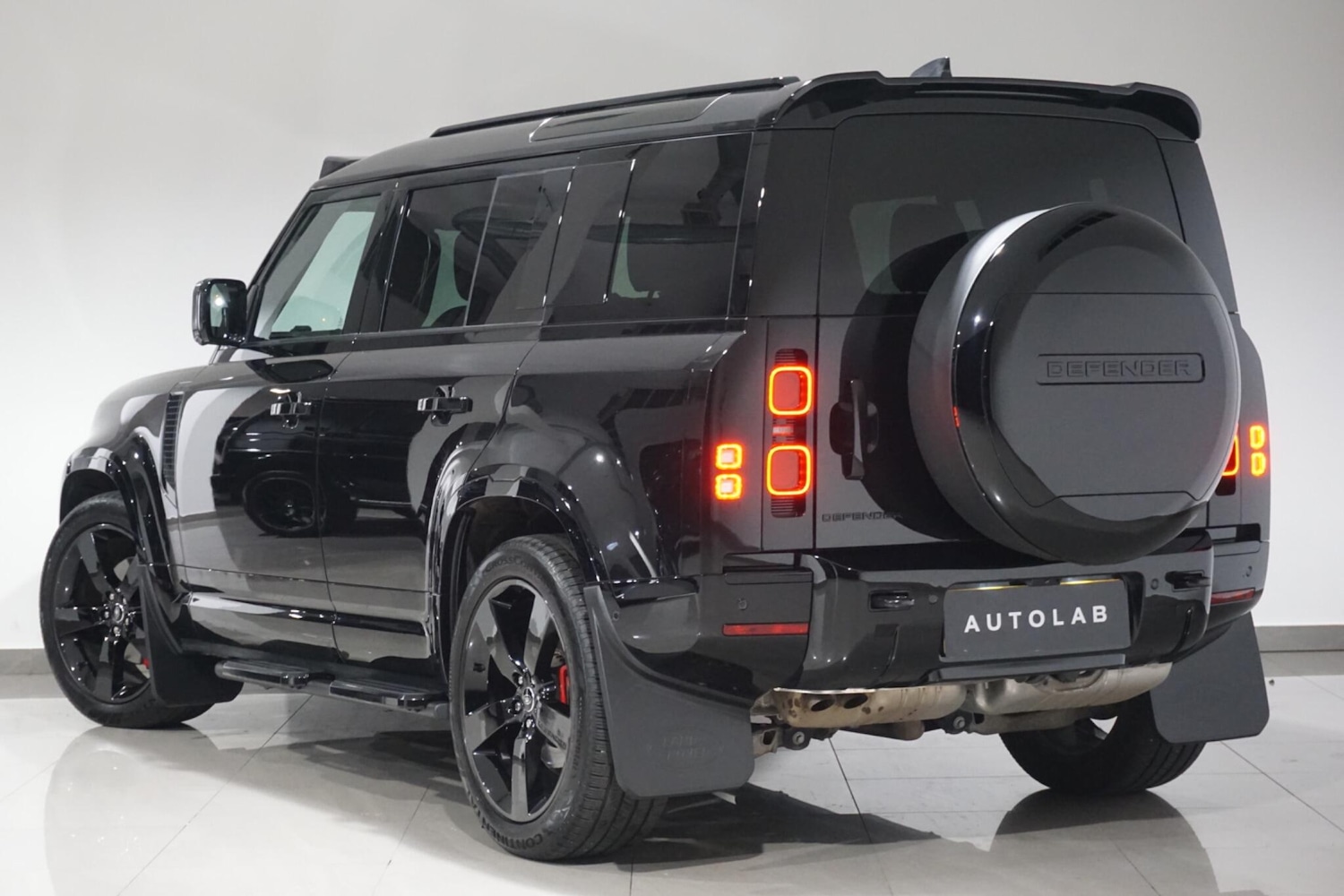 Used Land Rover Defender 110 for sale - 76701535: Photo 6