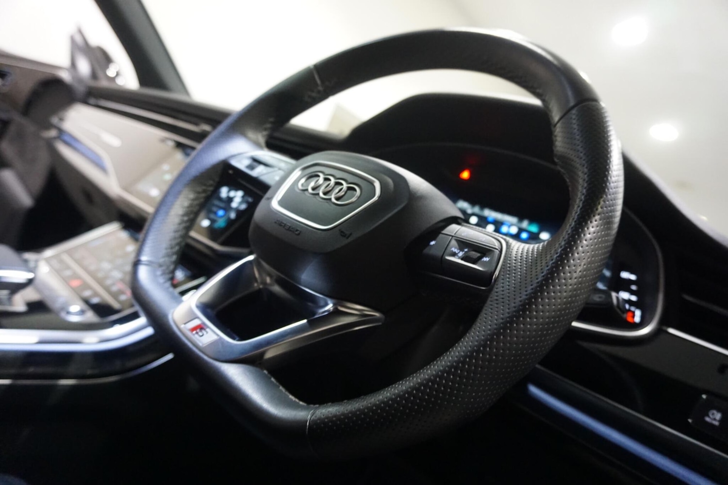 Used Audi Q8 2022 for sale - 76456779: Photo 55