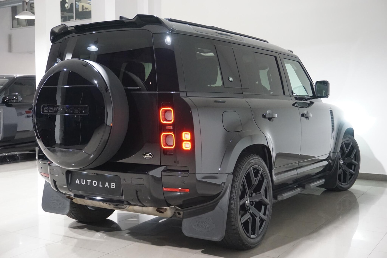 Used Land Rover Defender 2022 for sale - 77279703: Photo 24