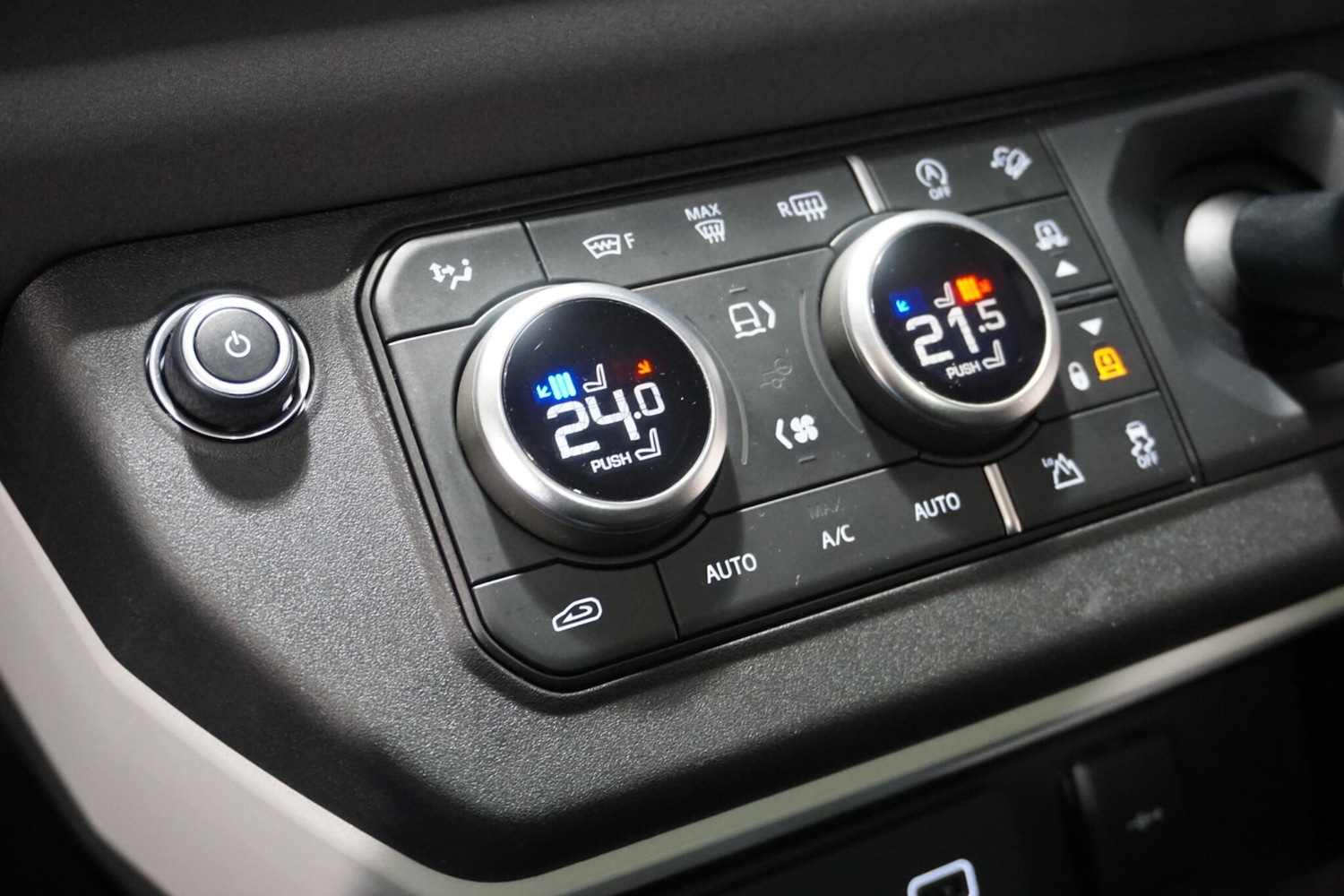 Used Land Rover Defender 2022 for sale - 77279703: Photo 65