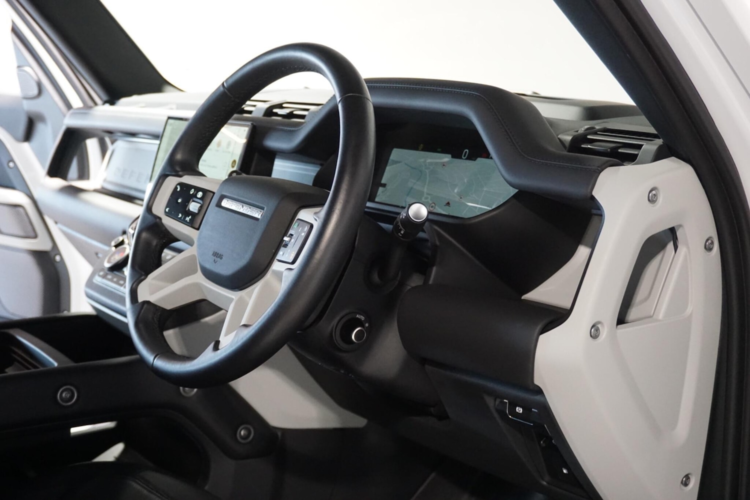 Used Land Rover Defender 110 for sale - 77940495: Photo 14