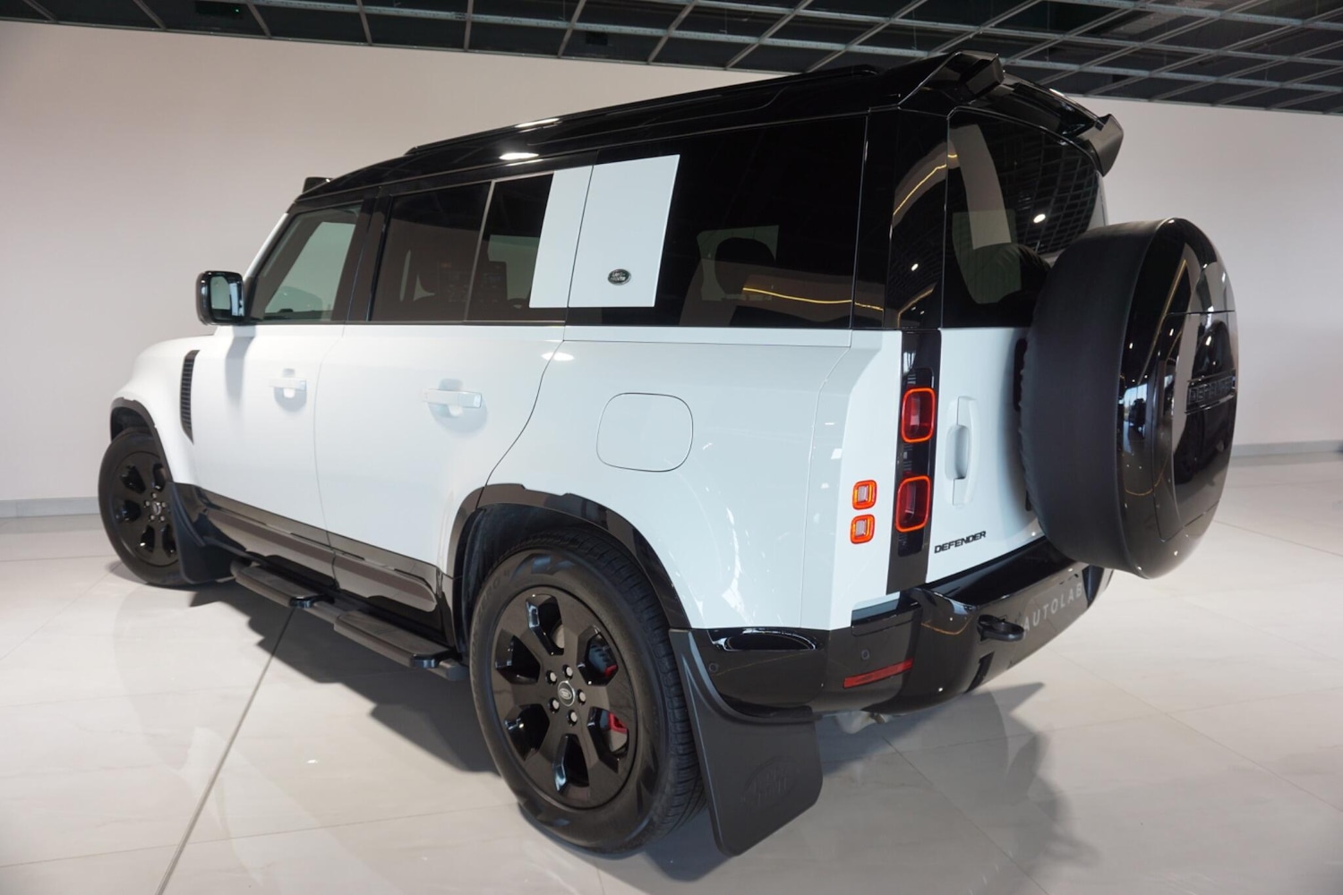 Used Land Rover Defender 110 for sale - 77940495: Photo 29