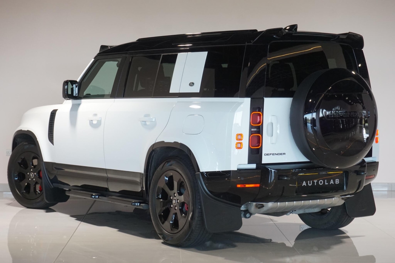 Used Land Rover Defender 110 for sale - 77940495: Photo 42