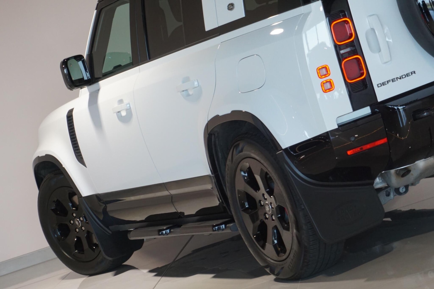 Used Land Rover Defender 110 for sale - 77940495: Photo 46