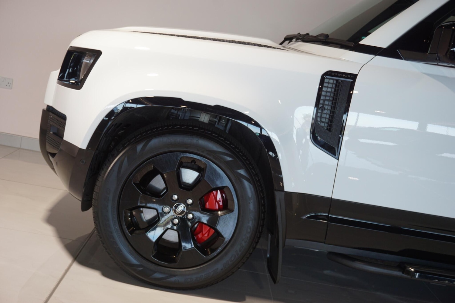 Used Land Rover Defender 110 for sale - 77940495: Photo 51