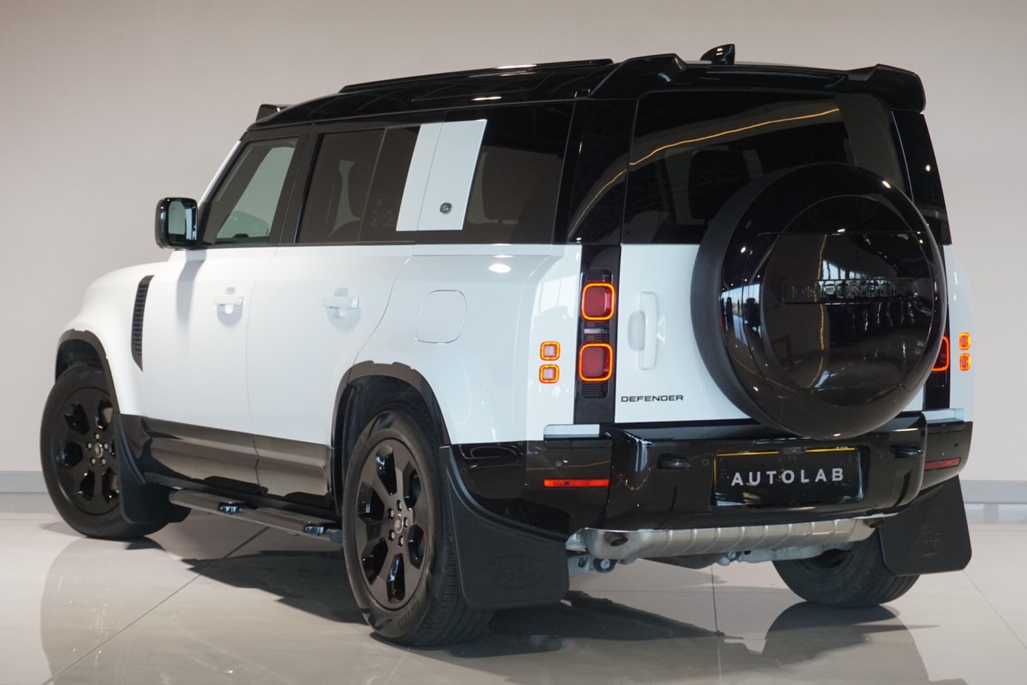 Used Land Rover Defender 110 for sale - 77940495: Photo 6