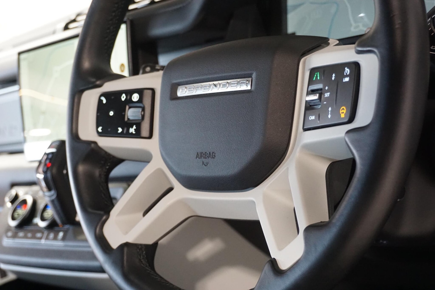 Used Land Rover Defender 110 for sale - 77940495: Photo 61