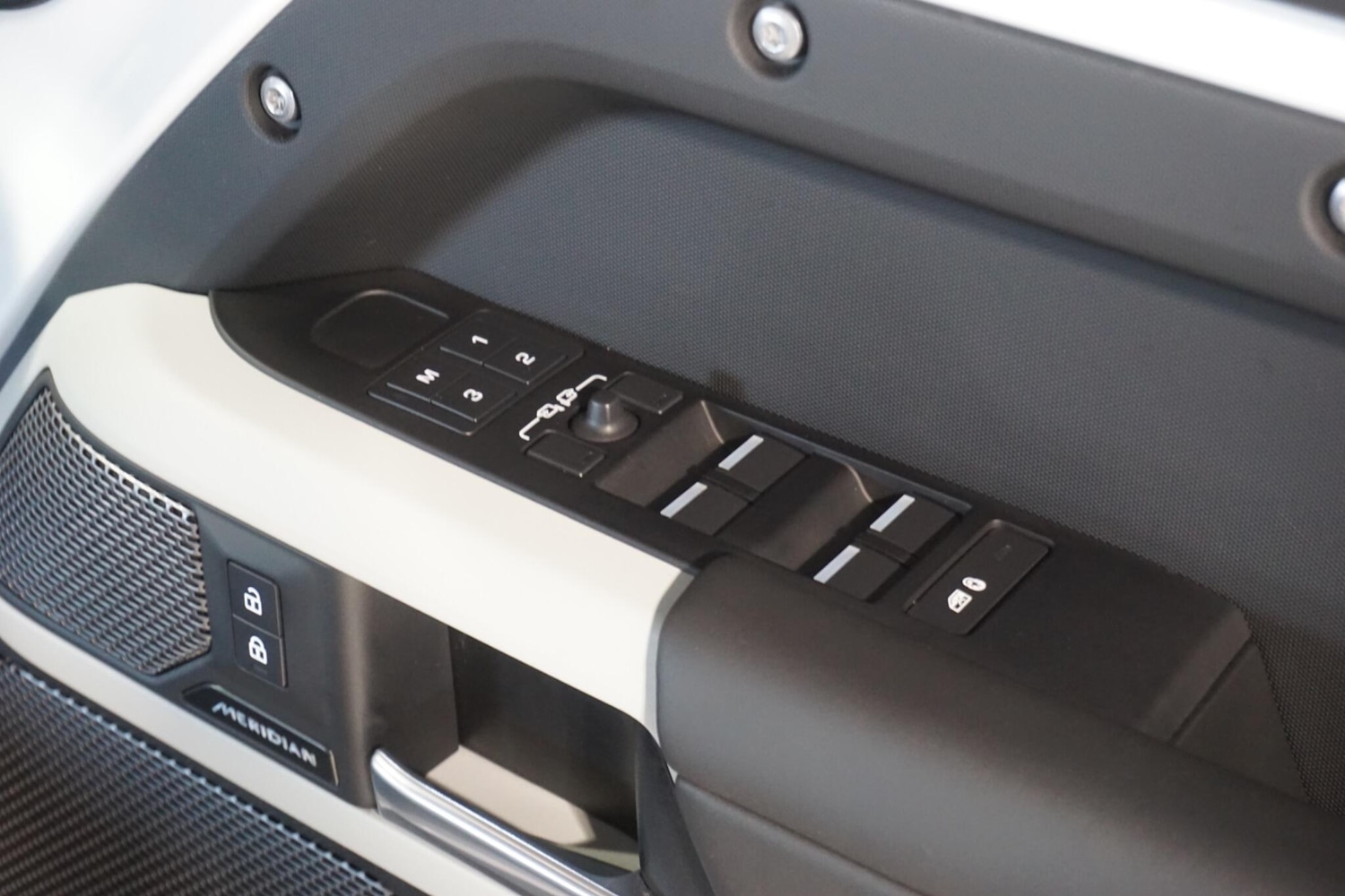 Used Land Rover Defender 110 for sale - 77940495: Photo 67