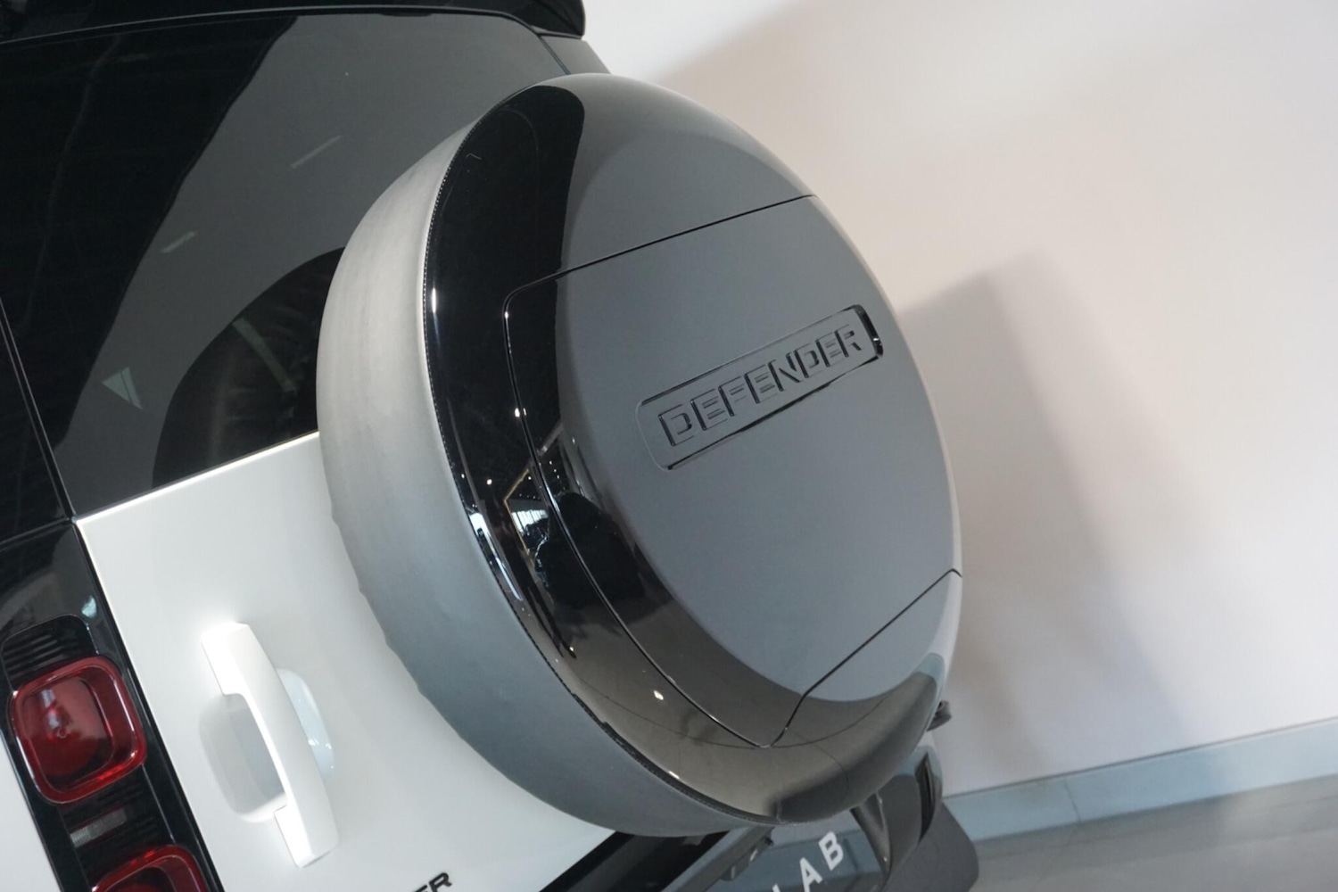 Used Land Rover Defender 110 for sale - 77940495: Photo 74