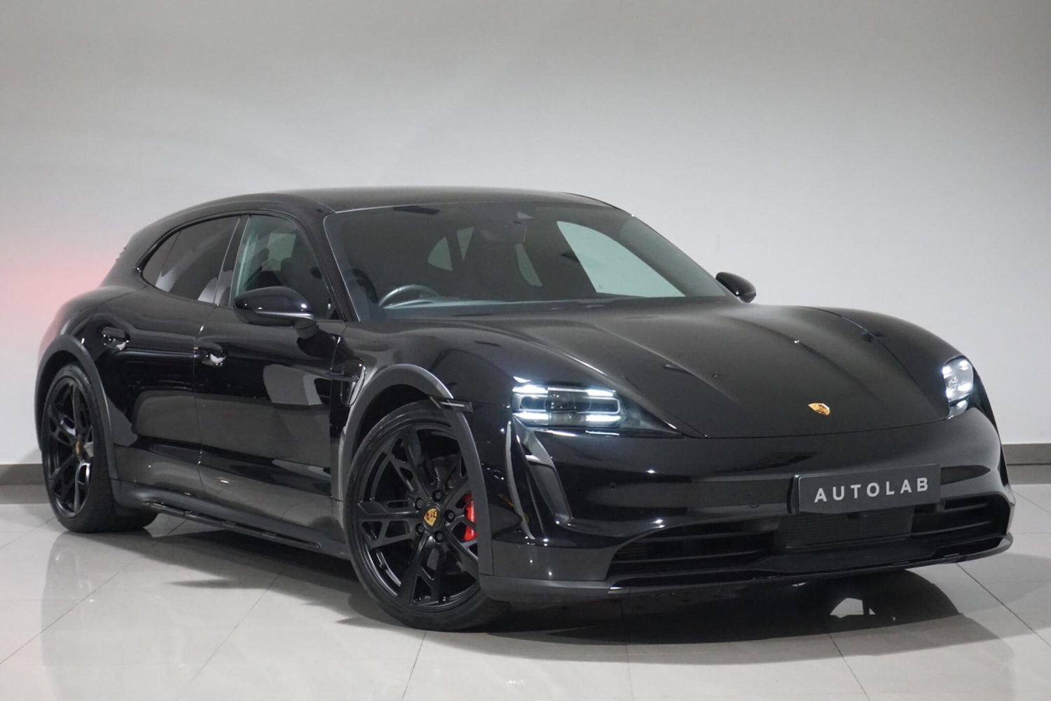 Used Porsche Taycan 2022 for sale - 76294469: Photo 1