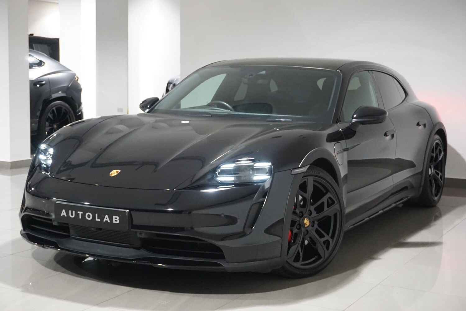 Used Porsche Taycan 2022 for sale - 76294469: Photo 14