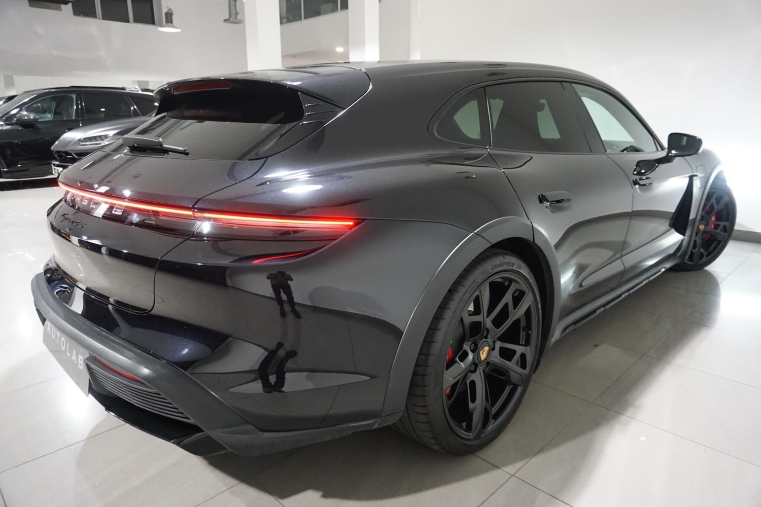 Used Porsche Taycan 2022 for sale - 76294469: Photo 21