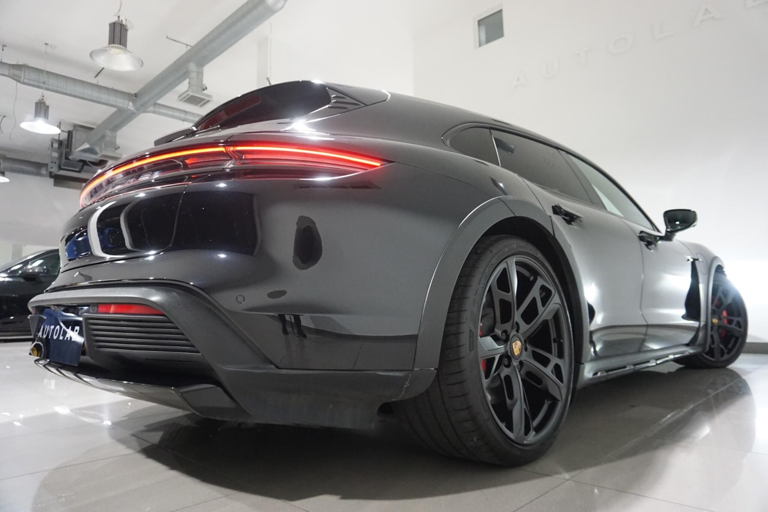 Used Porsche Taycan 2022 for sale - 76294469: Photo 25