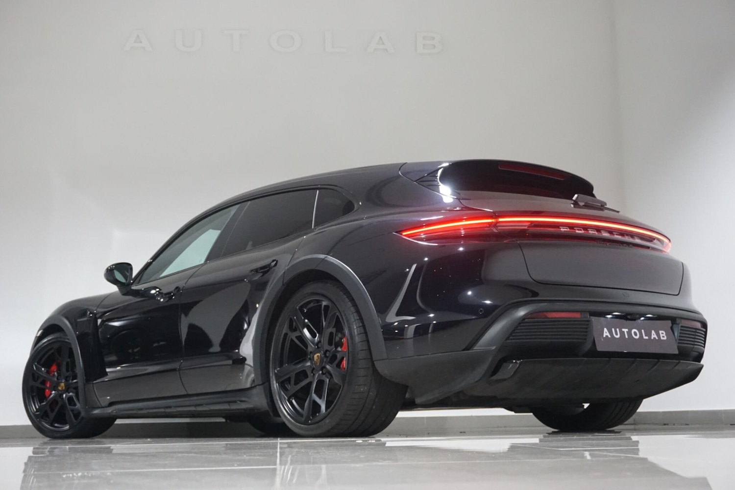 Used Porsche Taycan 2022 for sale - 76294469: Photo 28