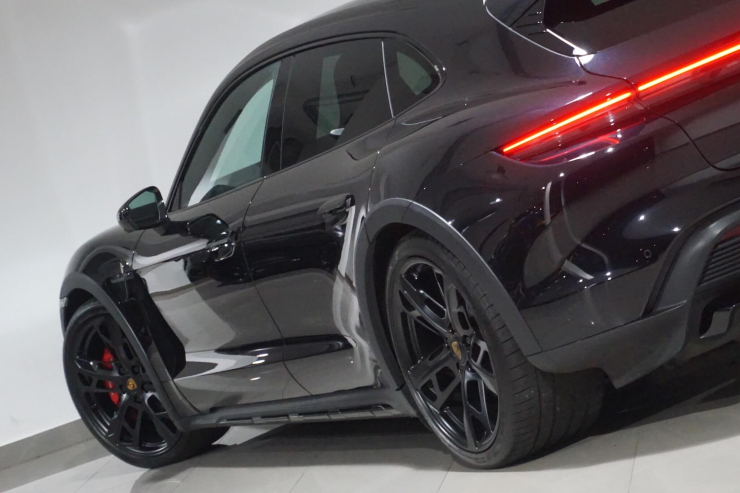 Used Porsche Taycan 2022 for sale - 76294469: Photo 36