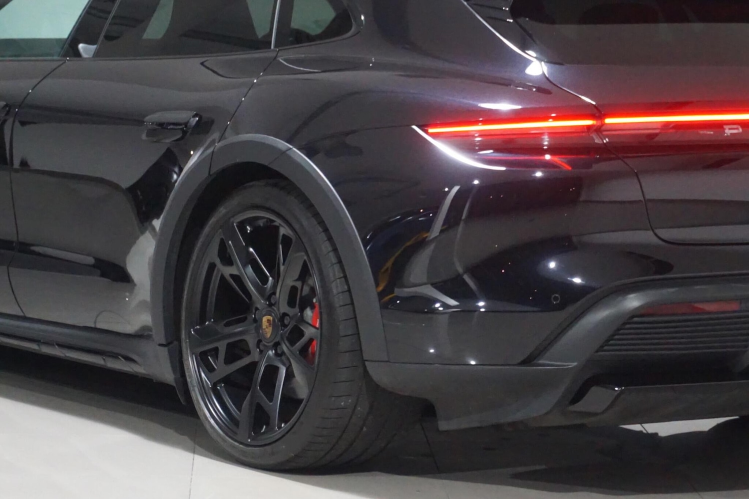 Used Porsche Taycan 2022 for sale - 76294469: Photo 40