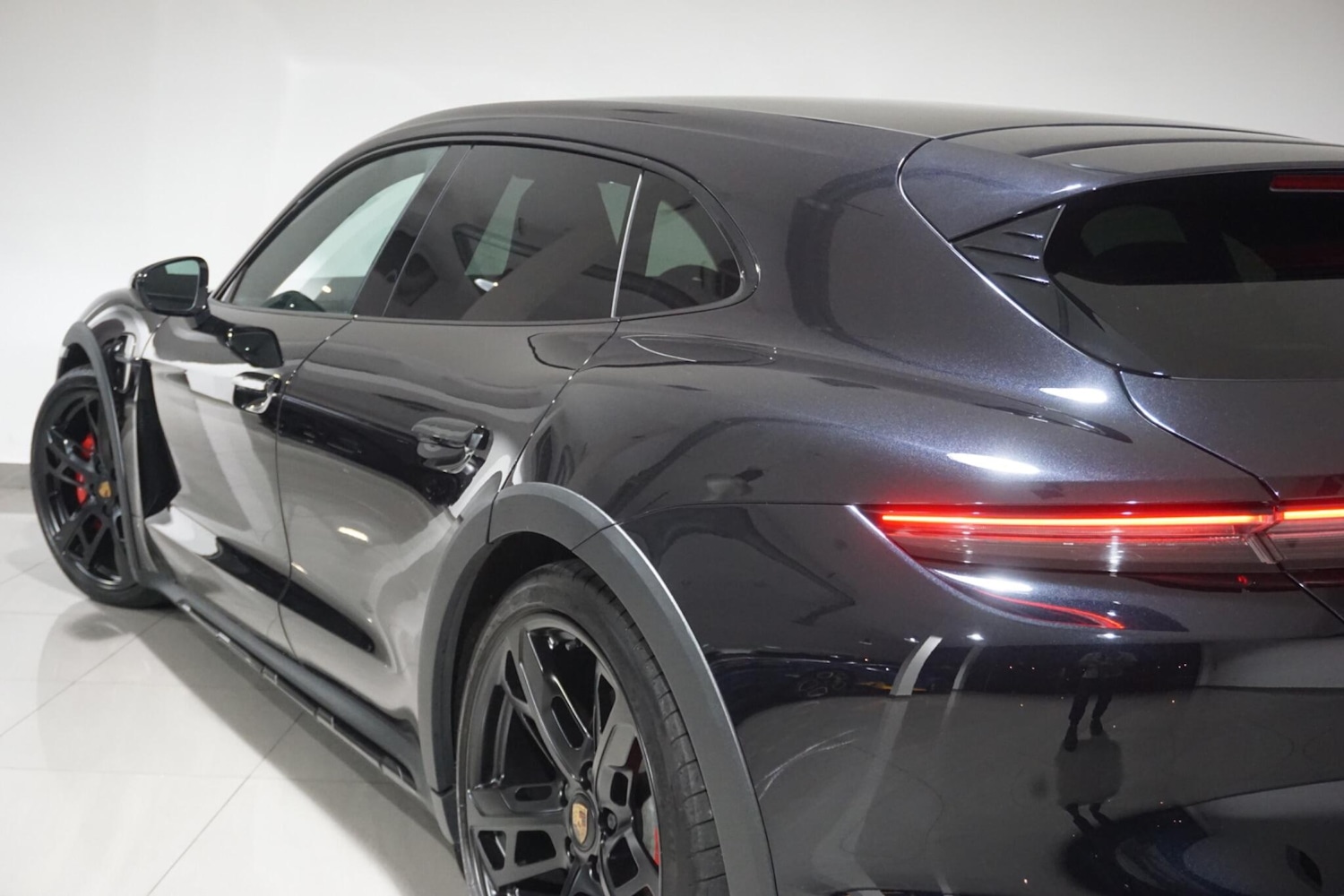 Used Porsche Taycan 2022 for sale - 76294469: Photo 44