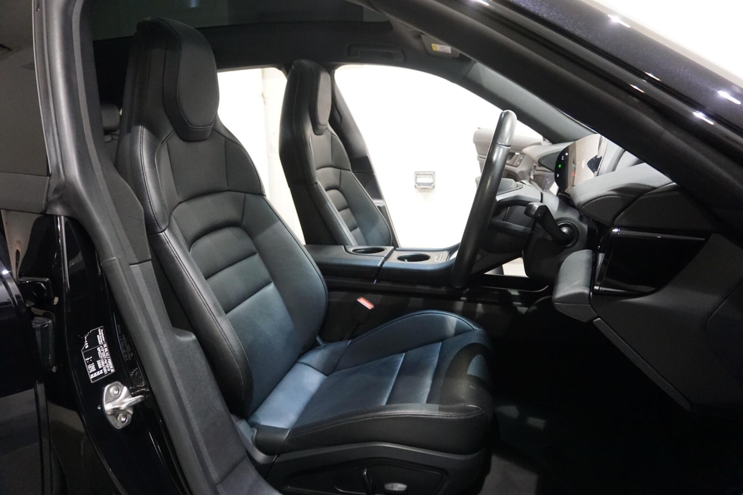 Used Porsche Taycan 2022 for sale - 76294469: Photo 9