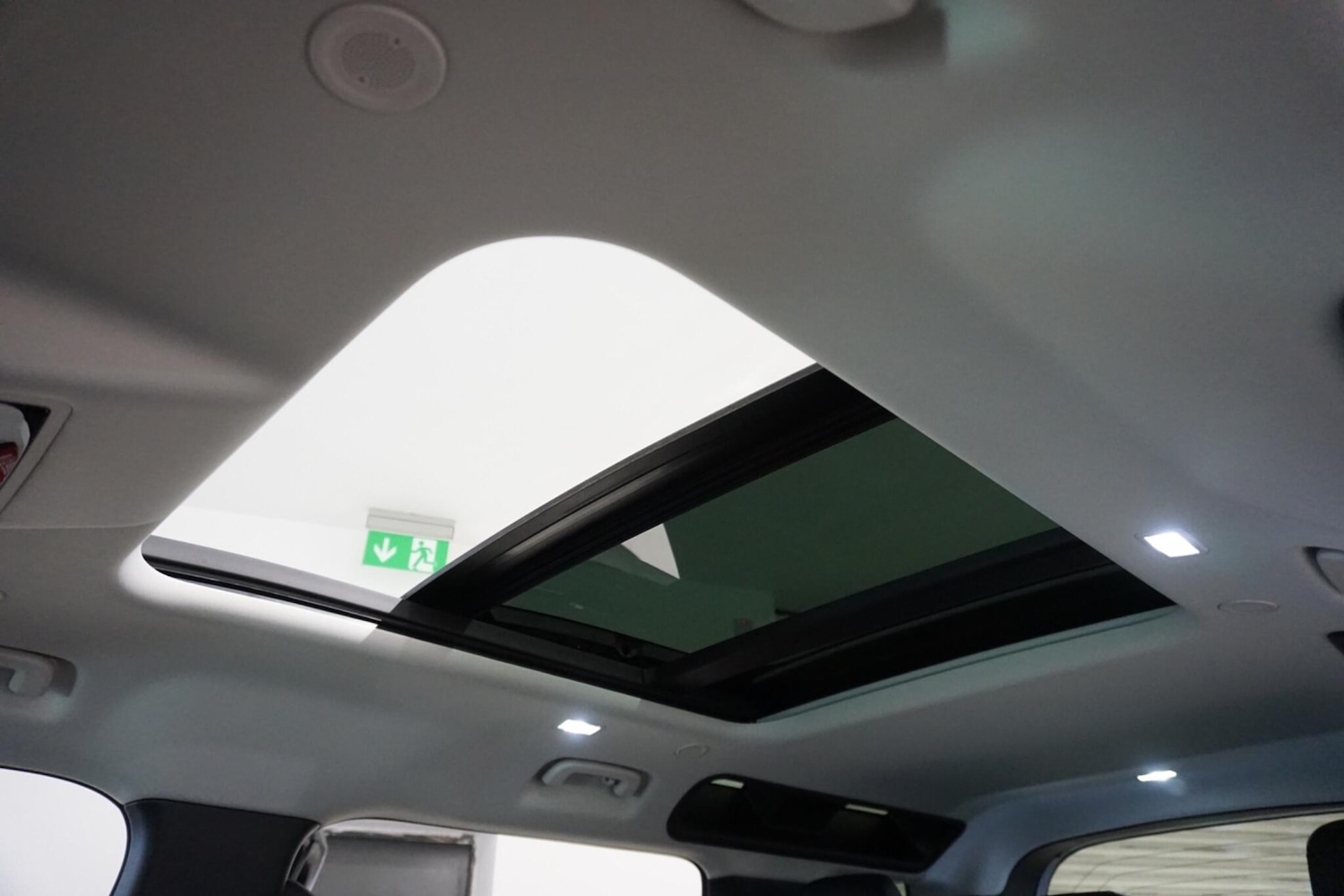 Used Land Rover Defender 110 for sale - 76476489: Photo 12