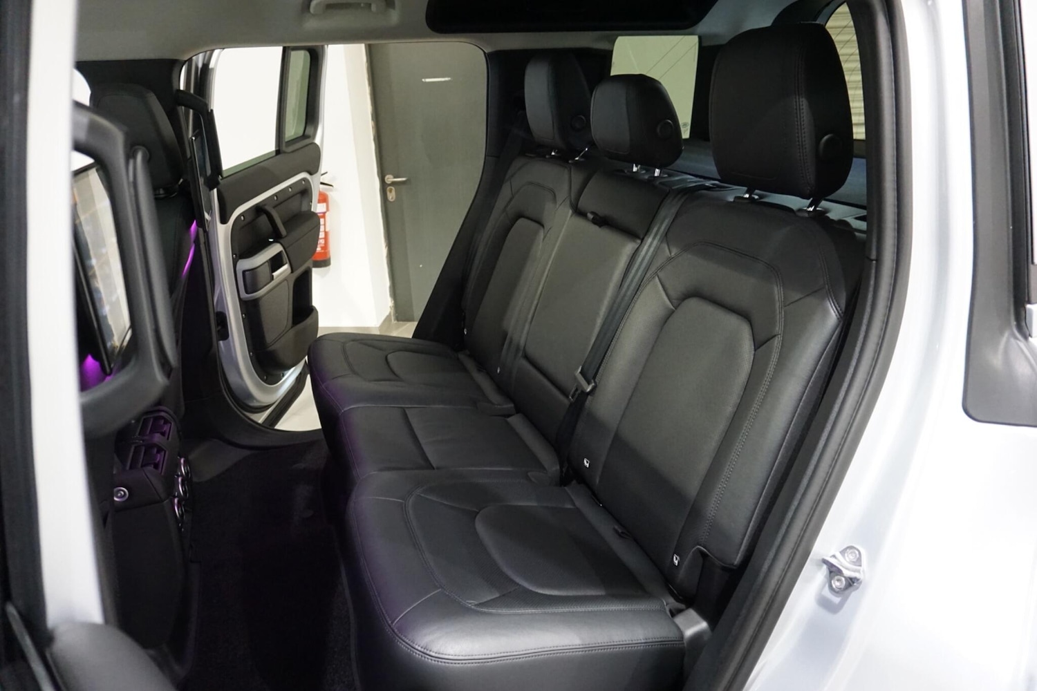 Used Land Rover Defender 110 for sale - 76476489: Photo 15