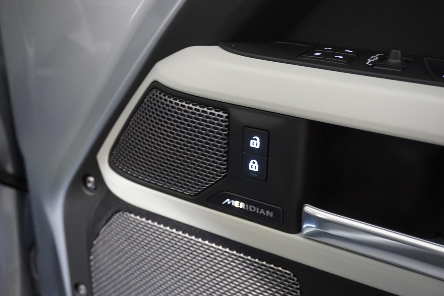 Used Land Rover Defender 110 for sale - 76476489: Photo 23