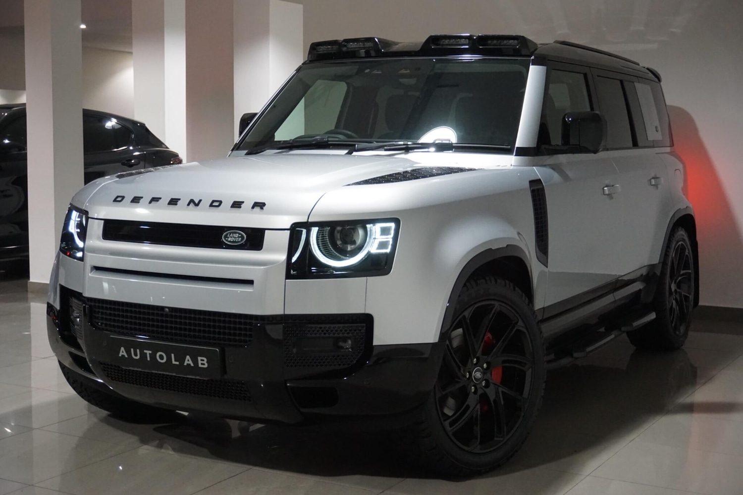 Used Land Rover Defender 110 for sale - 76476489: Photo 24