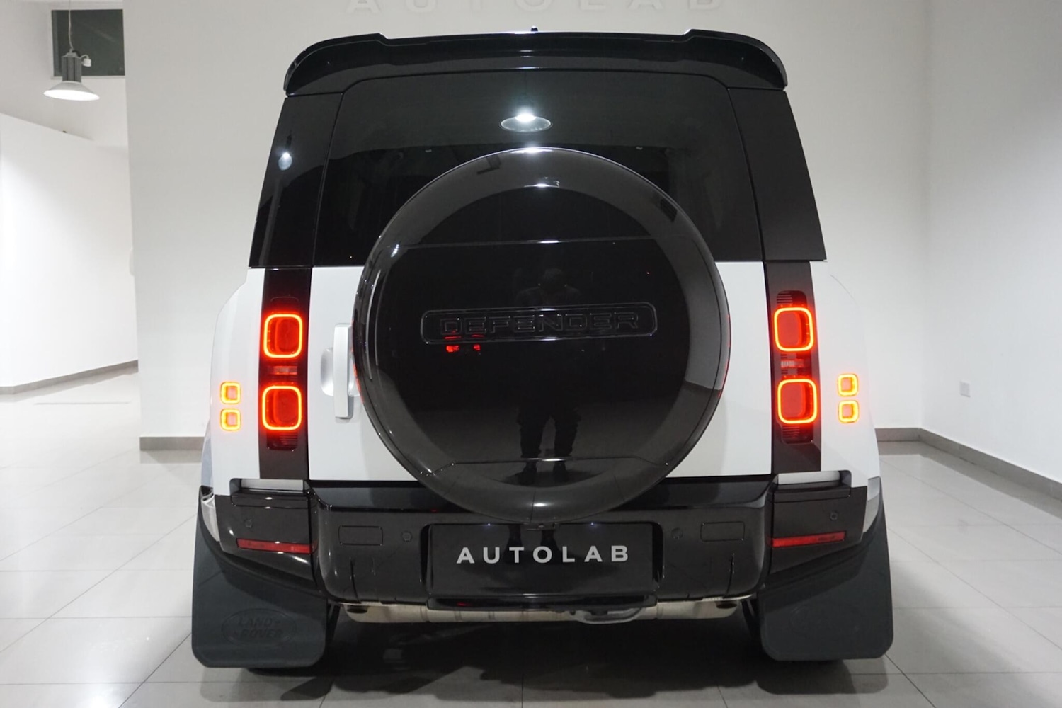 Used Land Rover Defender 110 for sale - 76476489: Photo 30