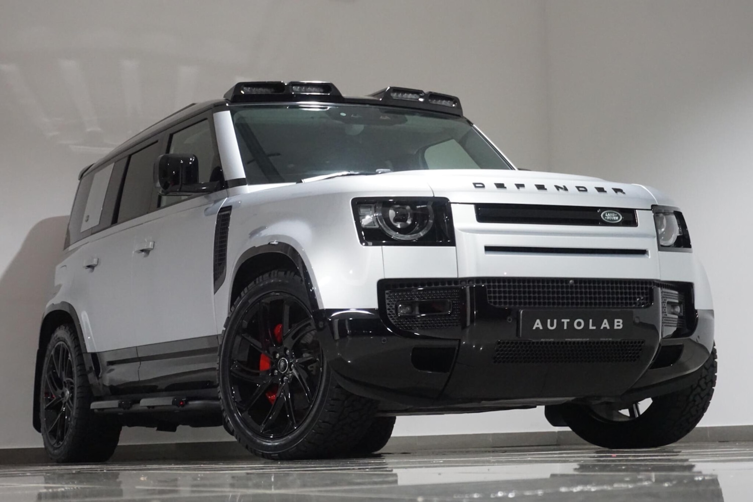 Used Land Rover Defender 110 for sale - 76476489: Photo 32