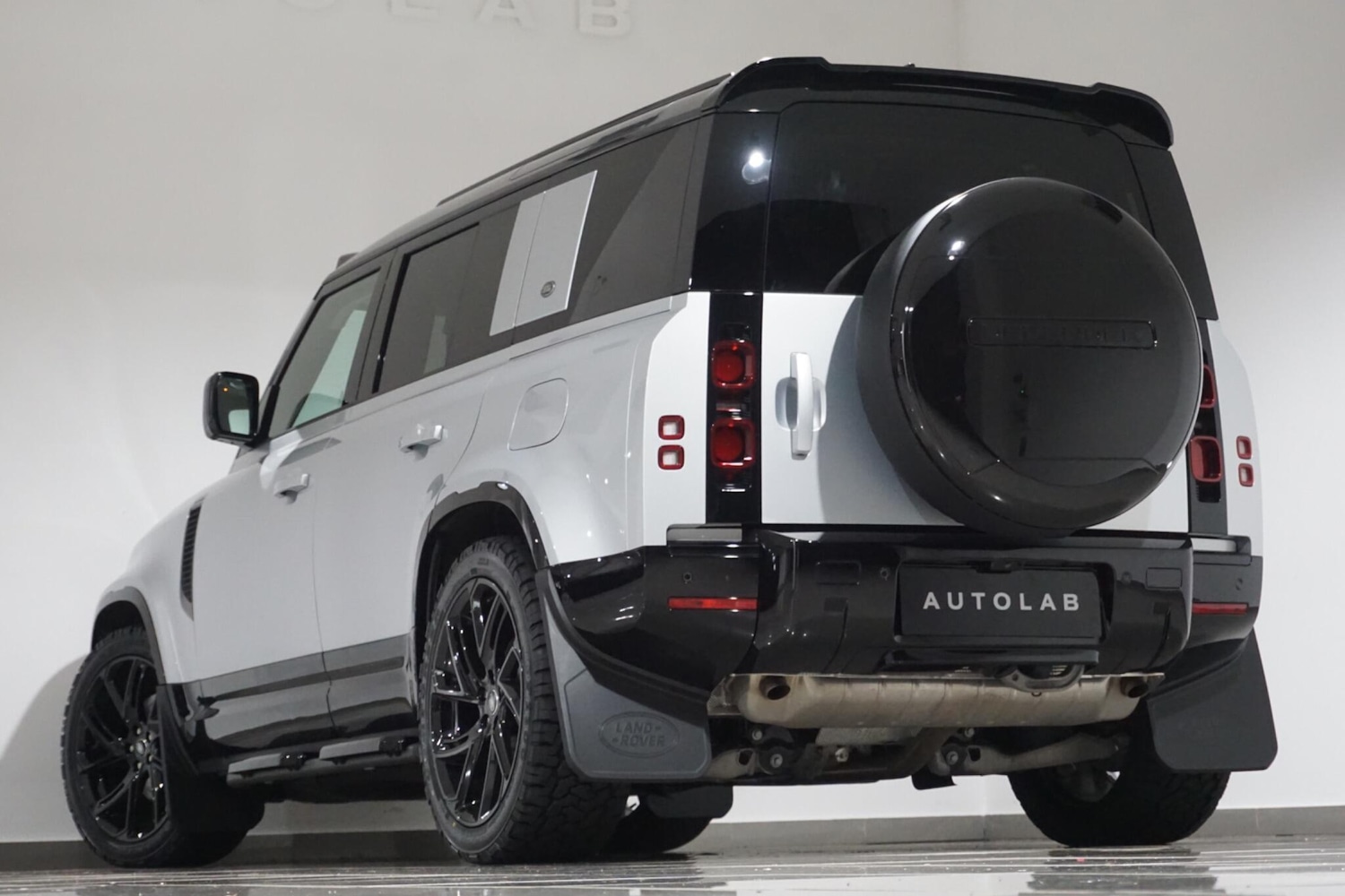 Used Land Rover Defender 110 for sale - 76476489: Photo 33